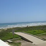 Gulf 3 Bedroom Condo By Fountain Vista