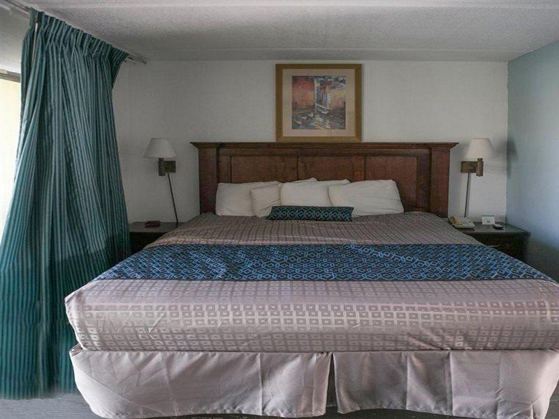 Windwater And Marina Hotel 2*