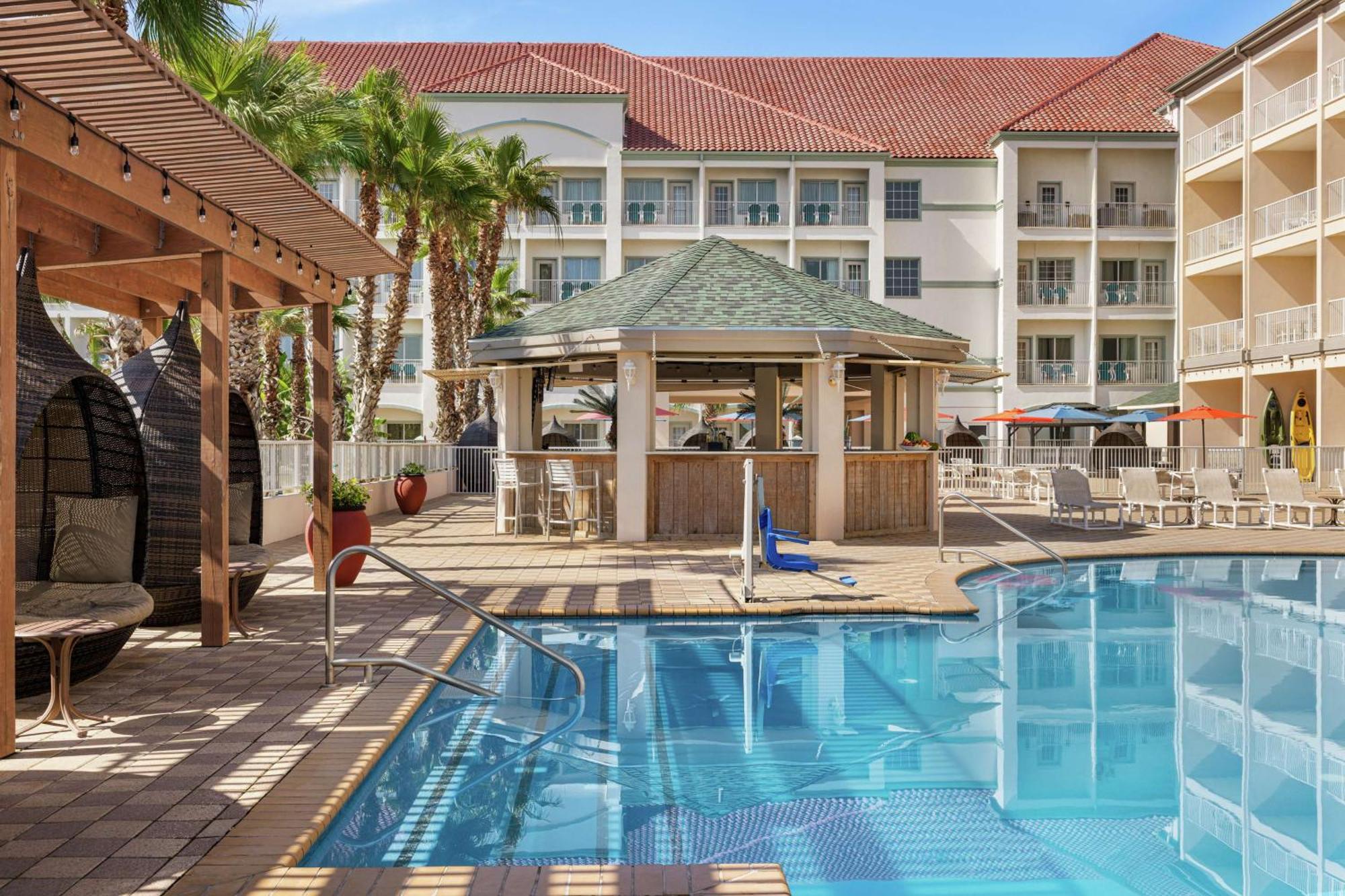 Hilton Garden Hotel 3*
