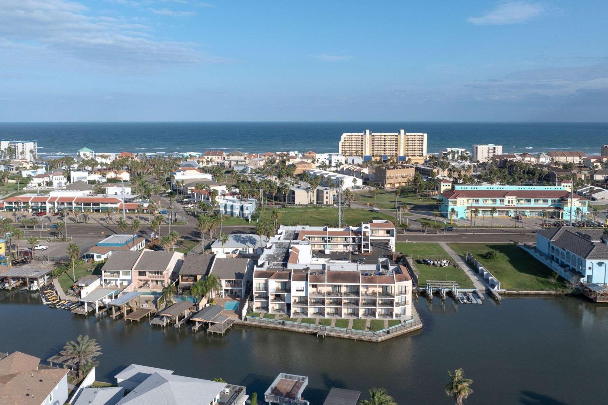 Windwater And Marina Hotel