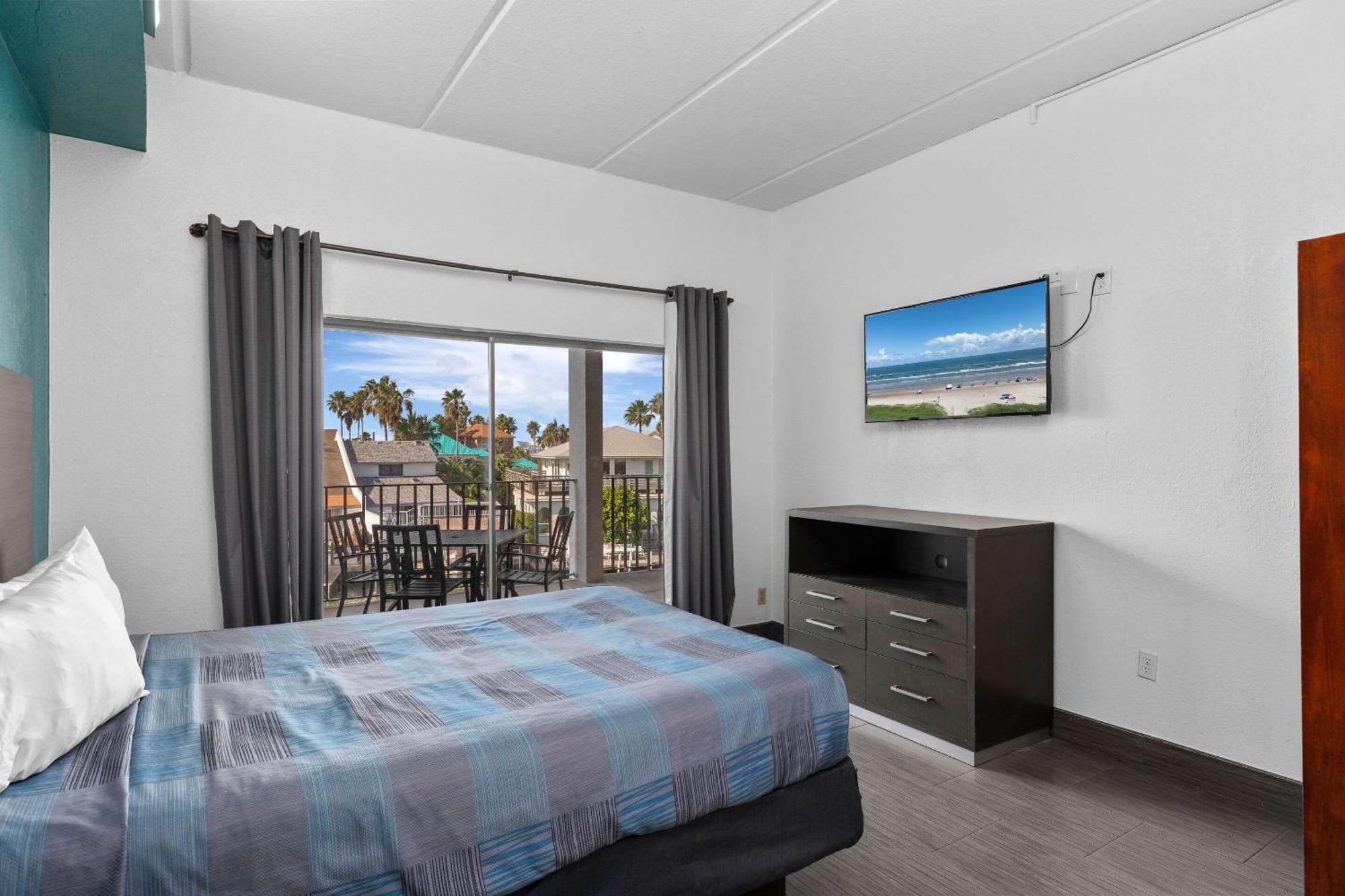 Windwater And Marina Hotel 2*