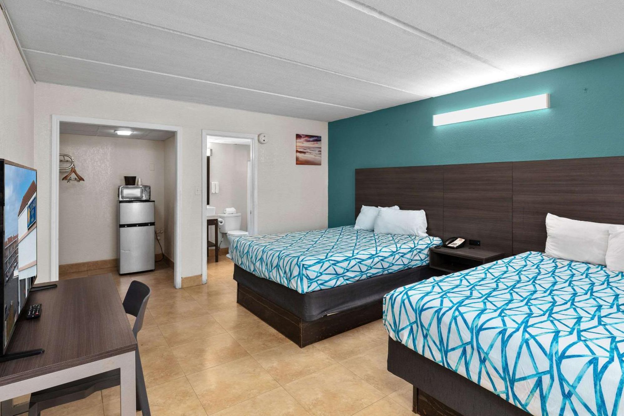 Windwater And Marina Hotel