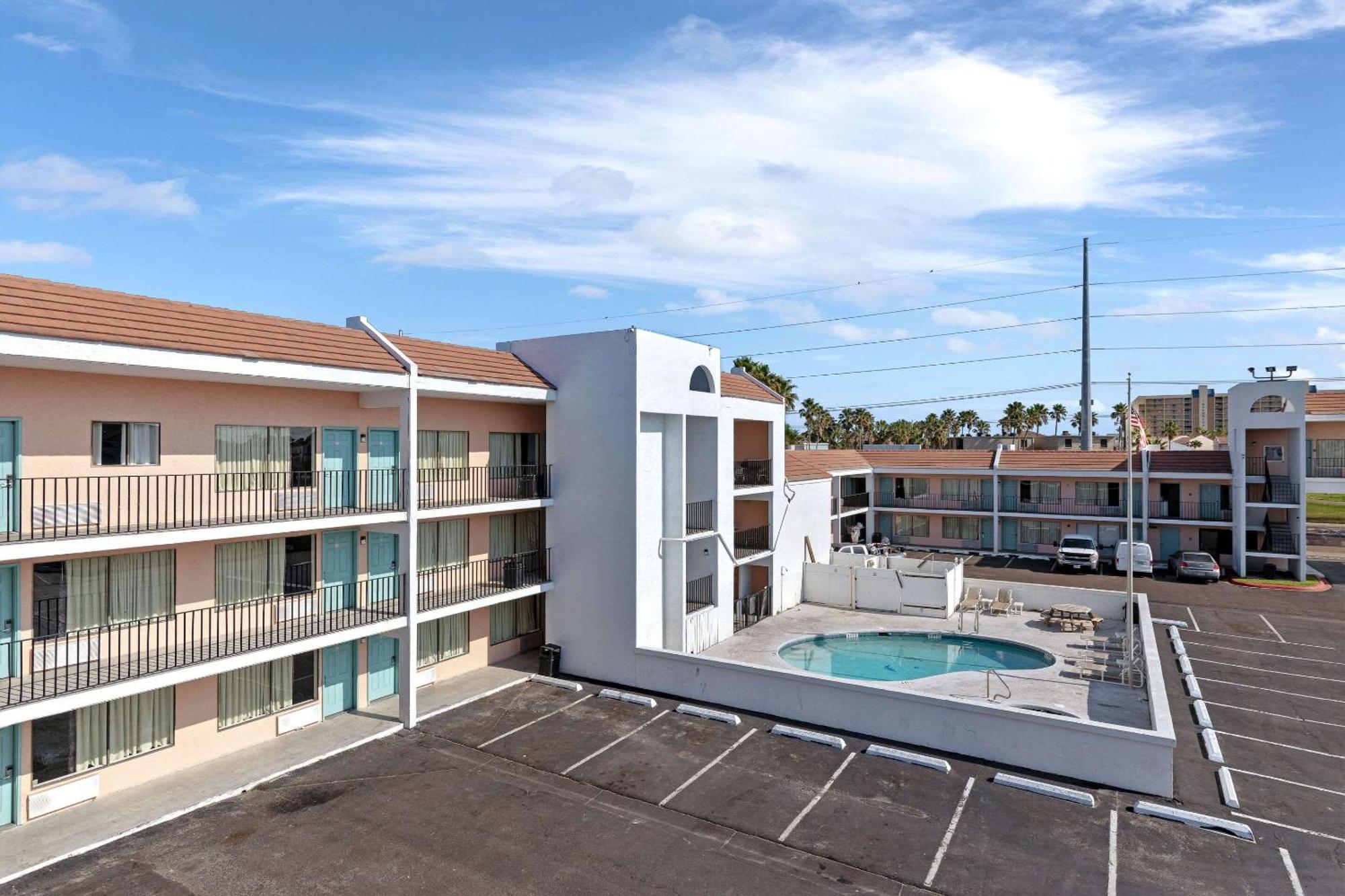 Windwater And Marina Hotel South Padre Island