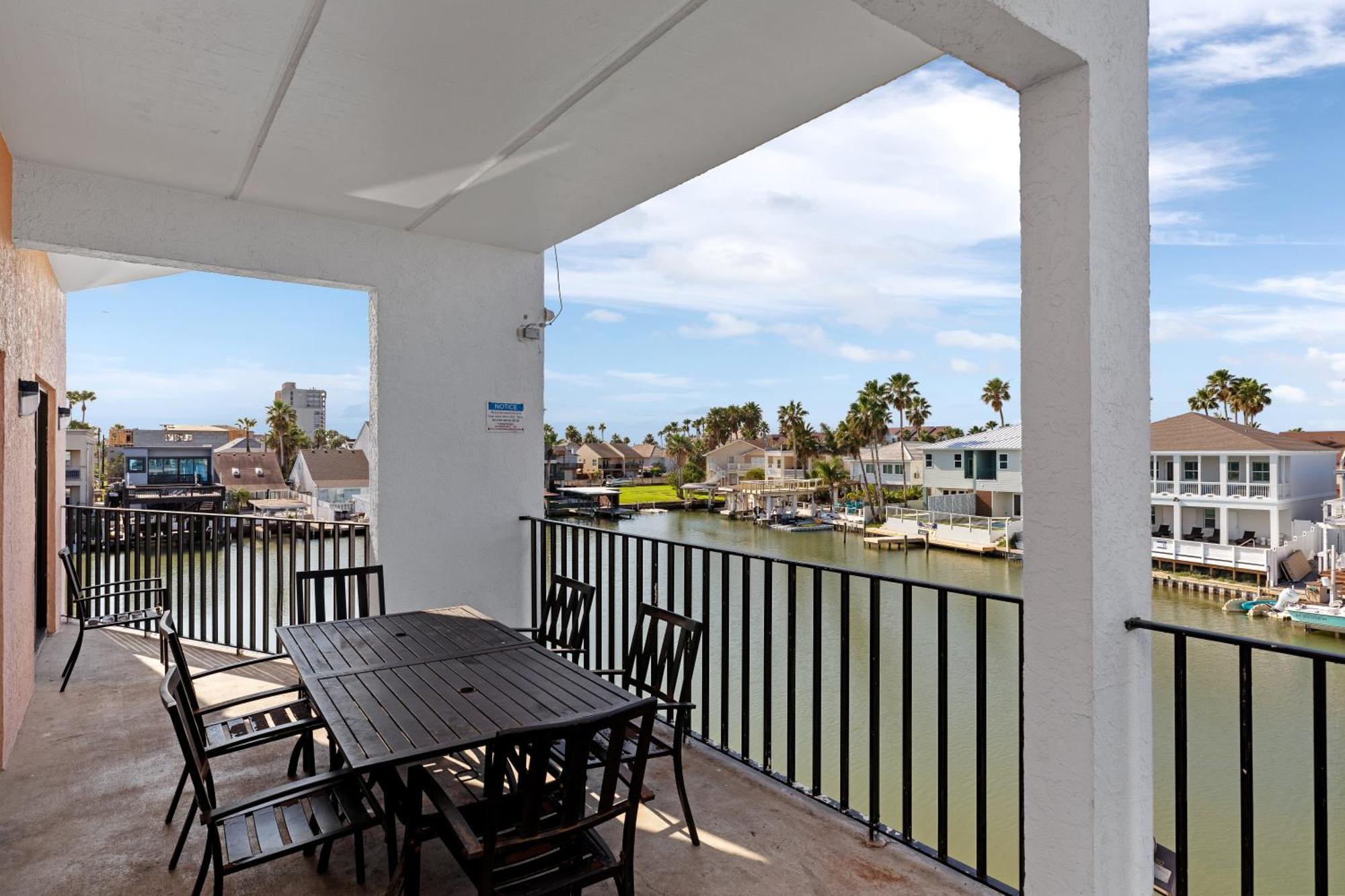 Windwater And Marina Hotel