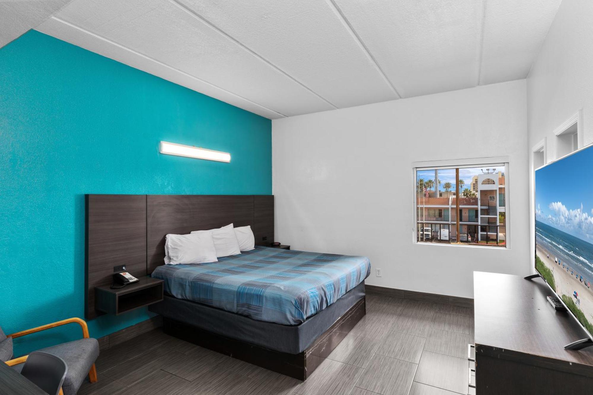 Windwater And Marina Hotel