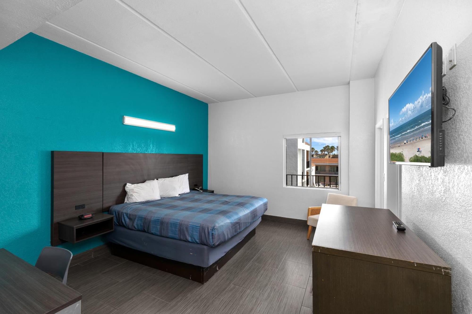Windwater And Marina Hotel 2*