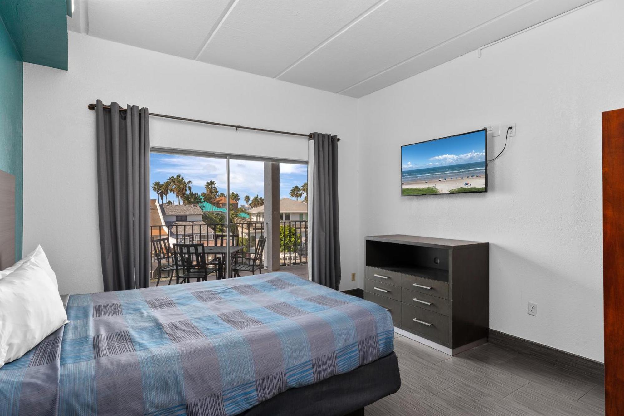 Windwater And Marina Hotel