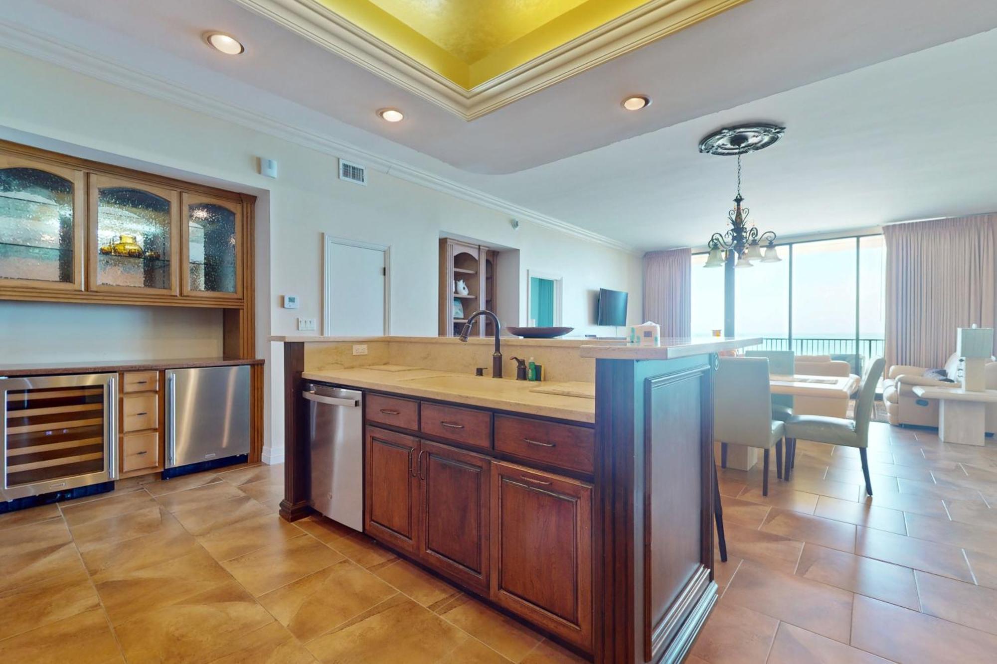 Suntide Iii Apartment
