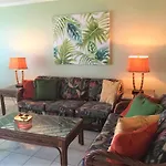 Beachside Condo 2 Bedroom Sleeps 9
