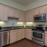 Capricorn - 2 Bedroom Condo Short Walk To The Beach