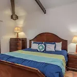 Tiki 204