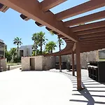 Ground Floor Beachfront!! Steps From The Beach! Enjoy 2 Pools And Jacuzzii