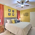 Coastal Condo With Pool In South Padre Island!