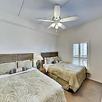 New Listing! Beachfront Penthouse With Pools & Gym Condo