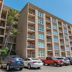 Charming 1 Bedroom, 3 Minute Walk To The Beach Condo