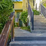 Spotless Updated Condo With Pool - Habitat Unit 7