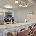 Sunny Pool-View Condo On South Padre Island!