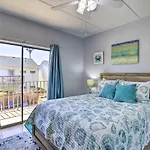 Sunny Pool-View Condo On South Padre Island!