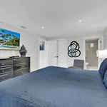 Easy Living, Down By The Sea! Close To The Beach & Pool In Beautiful Beachfront Resort
