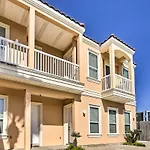 Texas Condo With Outdoor Pools - Walk To Beach!