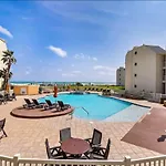 Large Family Luxury Condo In Beachfront Resort, Heated Pool, Private Terrace & Pool