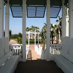 Sea Pointer Inn - Private Beach House With Pool Home