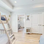 Carolyn\'S Seashell Retreat