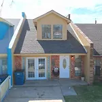 Sparky\'S Pool House