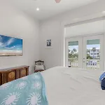 Kiskadee - Private Beachhouse Wih Pool Home