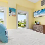 Kiskadee - Private Beachhouse Wih Pool Home