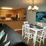 La Perla#2 Mid-Island 2-3 Minute Walk To Beach Acc
