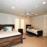 Sea Hawk - Private Beach House With Pool & Hot Tub Home