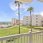 New Stunning Ocean-View Beachfront Resort, Heated Pool!