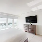 Solare Tower 1202