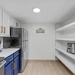Ground Floor Beachfront 2 Steps From Amenities IV