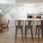 2 Bed 2 Bath 1St Floor Condo W Pool By Beach