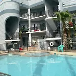Dunes Condominiums 2-3 Minute Walk To Wanna Wanna