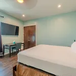 5 Bedroom Beachfront Condo - 4Th Floor