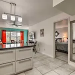 Beach Haven With Shared Amenities - Steps To Beach!