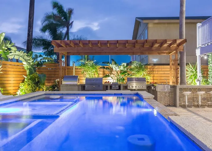 The Self-Sustainable Beach House