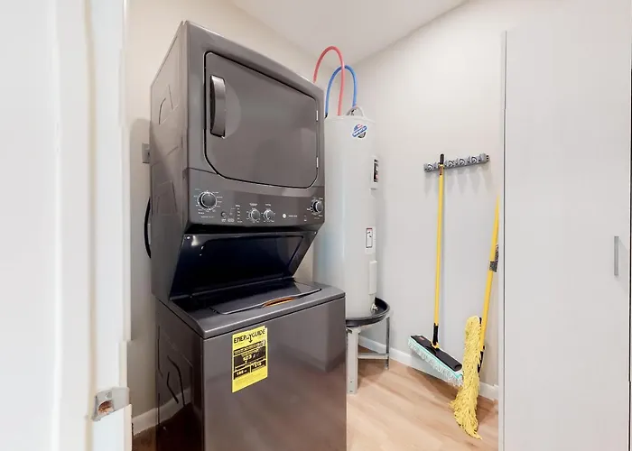 Dolphin Paradise Unit B