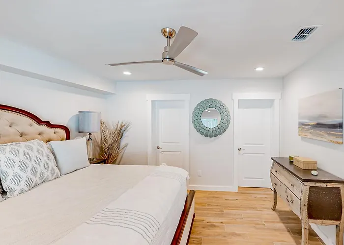 Carolyn\'S Beach House Unit B