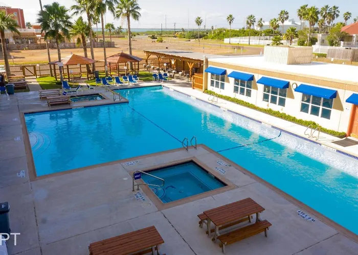 Luxe 1 Bedroom House With Pool - Gulfview II Unit 410