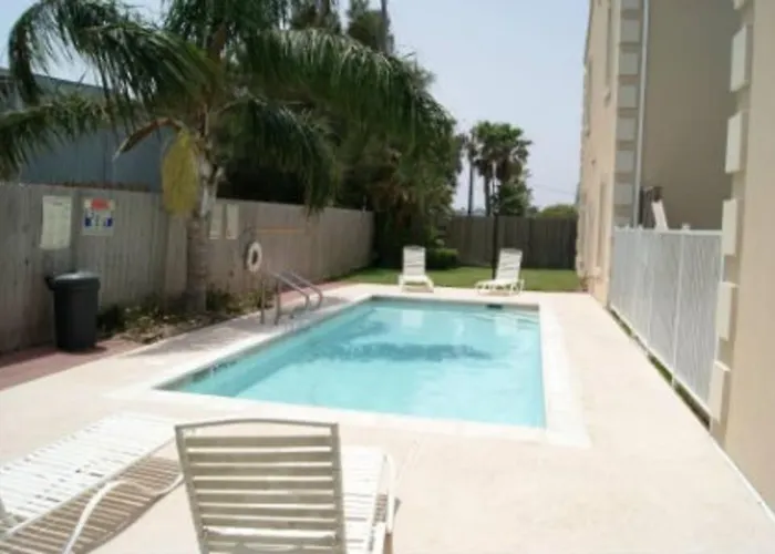 Esc 3 Luxurious Condo 3 Minute Walk To Beach Access