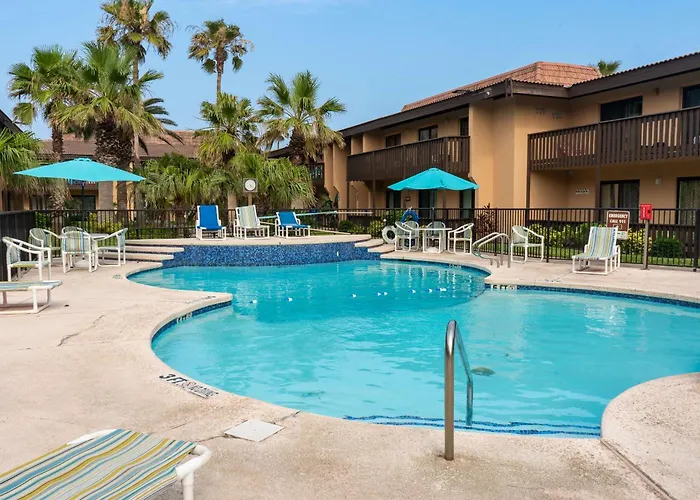Pelicans Perch Charming 1Br Near Beach With Patio 160