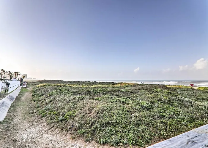 Beach Haven With Shared Amenities - Steps To Beach!