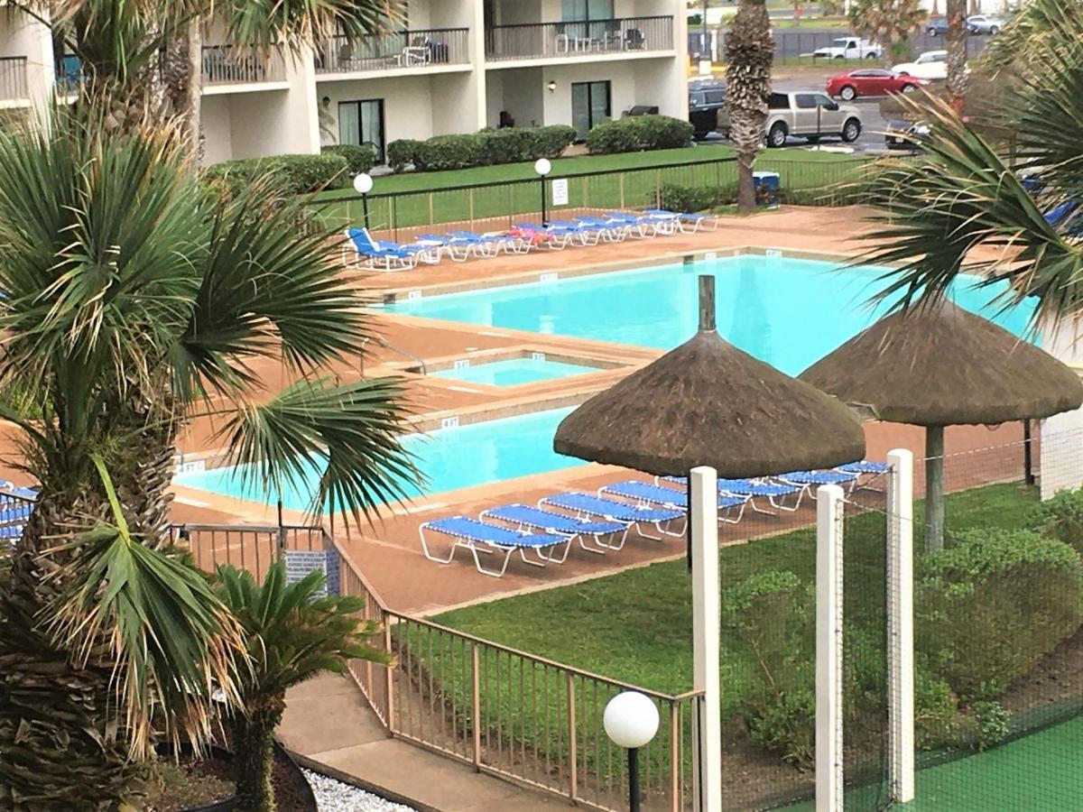 Beachside 2 Bedroom Sleeps 9 Holiday home *