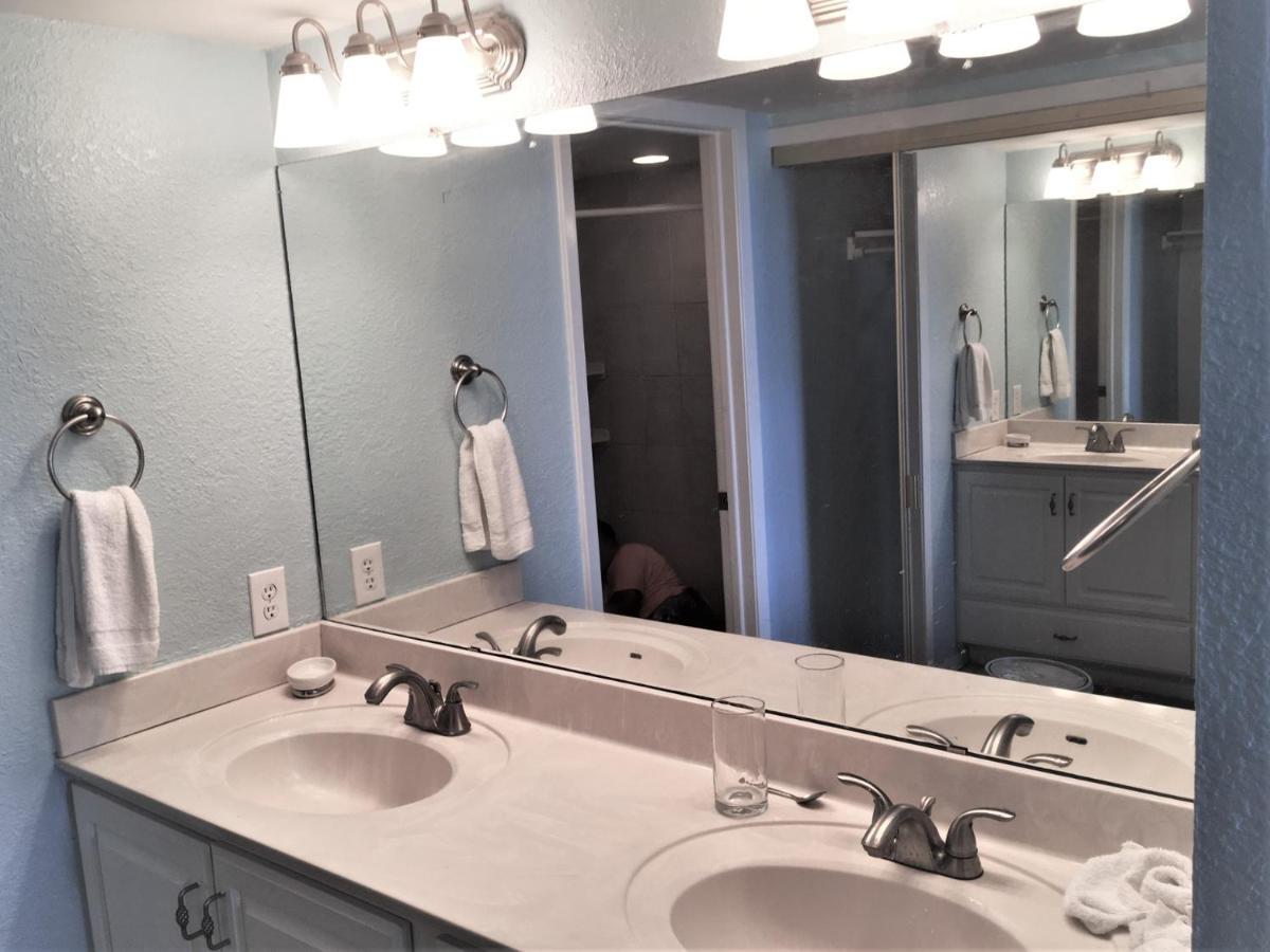 Beachside 2 Bedroom Sleeps 9 Holiday home South Padre Island