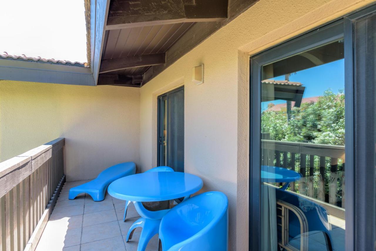 Tiki 208 Apartment