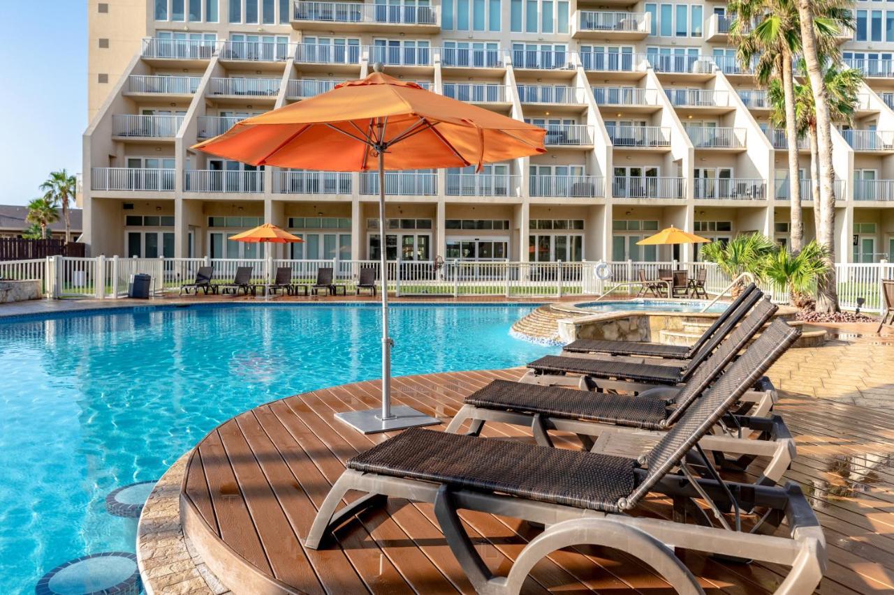 Apartment Breathtaking Bay View, Beachfront Resort, Family Friendly, Shared Pools